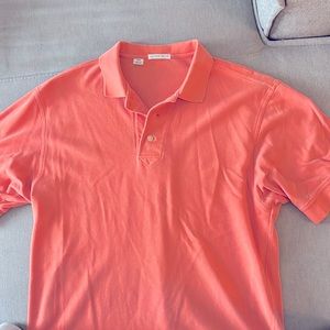 Mens polo size medium. Brand: Cutter & Buck